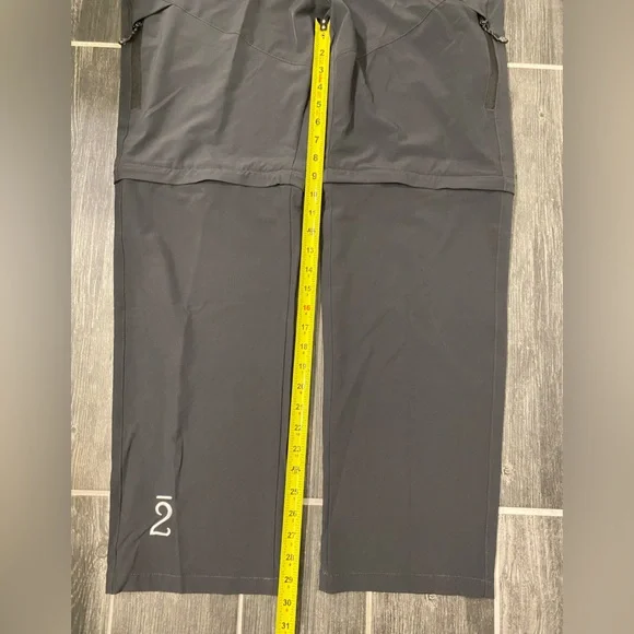 Rom Outdoors Pants Black Minimal Gorpcore Hiking Outdoors Zip Off Pants Shorts L